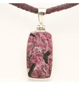 Pendentif argent eudialyte