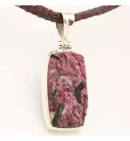 Pendentif argent eudialyte