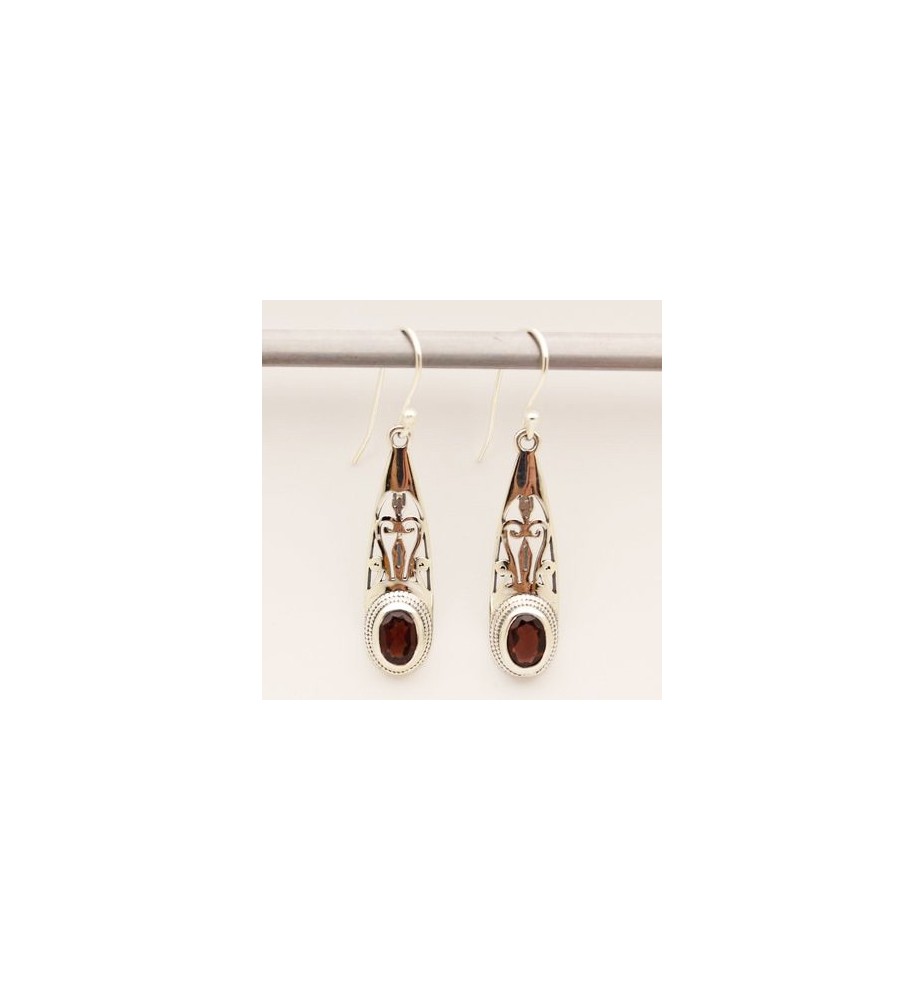 Boucles d'oreilles argent et grenat Boucles d'oreilles argent et grenat